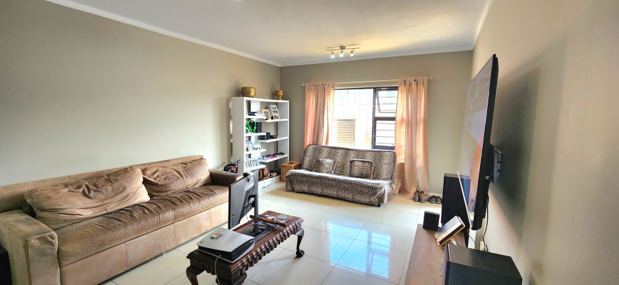 1 Bedroom Property for Sale in Gateway Manor North West